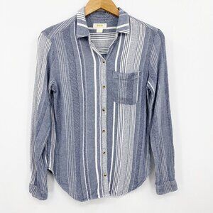 Maeve Anthropologie Chatham Chambray Blue & White Button Front Shirt